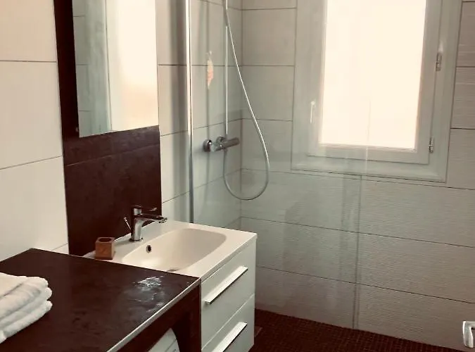 Lapartchallandais דירה שאלאן